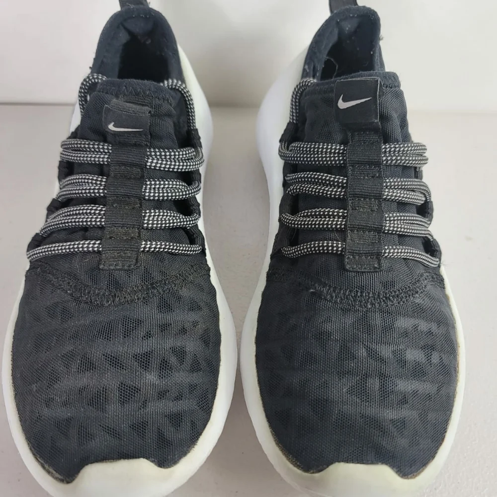 Nike Payaa W Woman's Training Sneakers Black White US 7